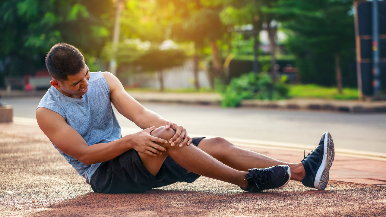 SPORTS & LIGAMENT INJURIES - dr. hardevsingh haldwani